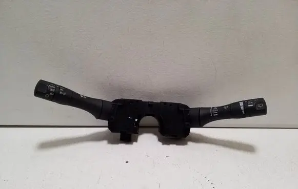 Wiper turn signal indicator stalk/switch