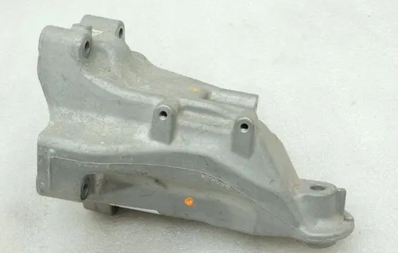 Mercedes-Benz C W205 Engine mounting bracket A6512234304 6512234304