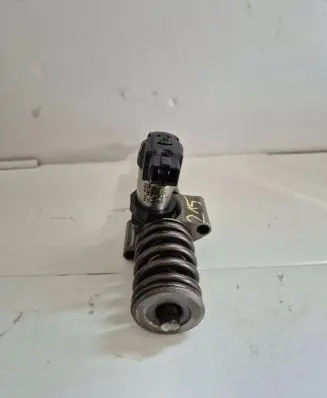 Volkswagen PASSAT B6 Fuel injector 03G130073T 03G130073M