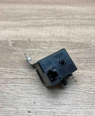 Toyota Avensis T250 Other relay 8665013010 0689003570