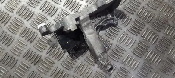 Ford Fiesta Engine mounting bracket av6q9b470bb av6q-9b470-bb