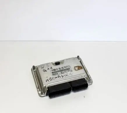 Volkswagen PASSAT B5 Engine control unit/module 3B1907401B