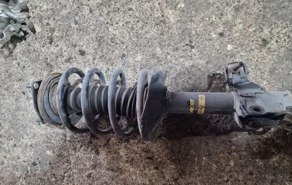Nissan Almera N16 Front shock absorber/damper