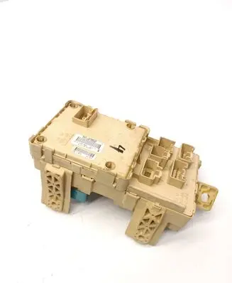 Toyota Avensis T250 Fuse module 8264105020A 82641-05020-A