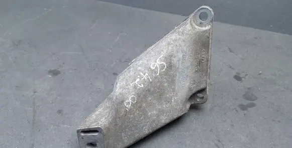 Audi A6 S6 C5 4B Engine mounting bracket 4B3199307D