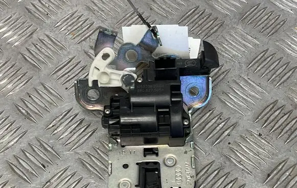 Audi TT TTS RS Mk3 8S Tailgate/trunk/boot lock/catch/latch A102523