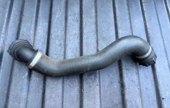 Mercedes-Benz C W205 Engine coolant pipe/hose A2055013182