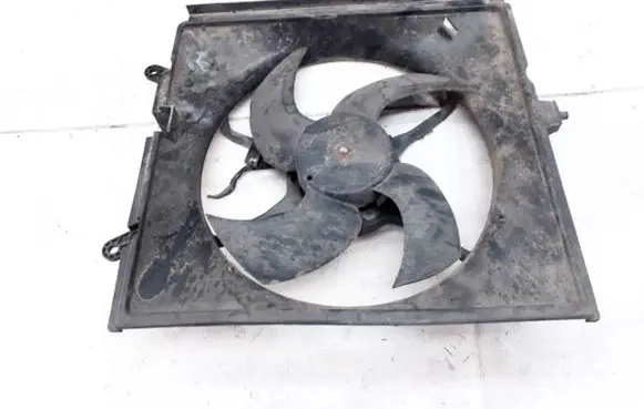 Mitsubishi Carisma Radiator cooling fan shroud mb925629
