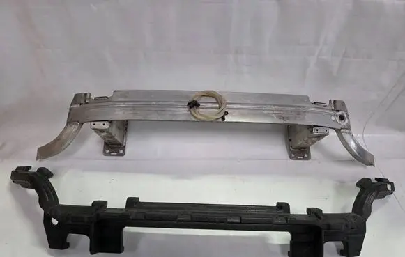 Audi Q7 4M Front bumper support beam 4M0807109E 4M0807550J 4M0959121A
