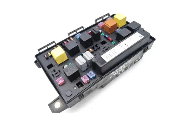 Chevrolet Captiva Fuse module 13191130 5DK008668-22