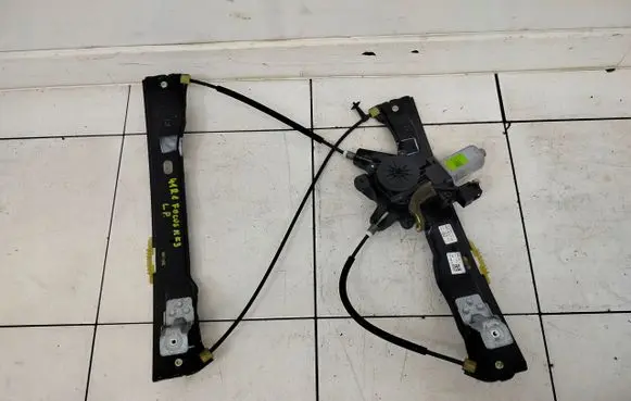 Ford Focus Front door window regulator with motor 