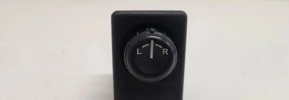 Nissan Almera Tino Wing mirror switch