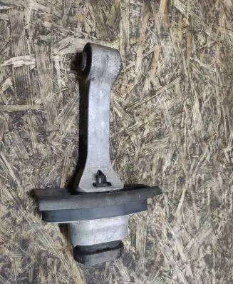 KIA Optima Engine mount bracket