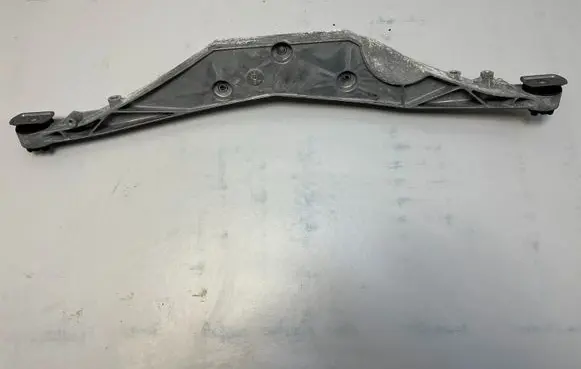 BMW X1 F48 F49 Rear differential/diff mount bracket 6852896