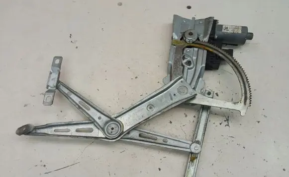 Opel Zafira B Front window lifting mechanism without motor