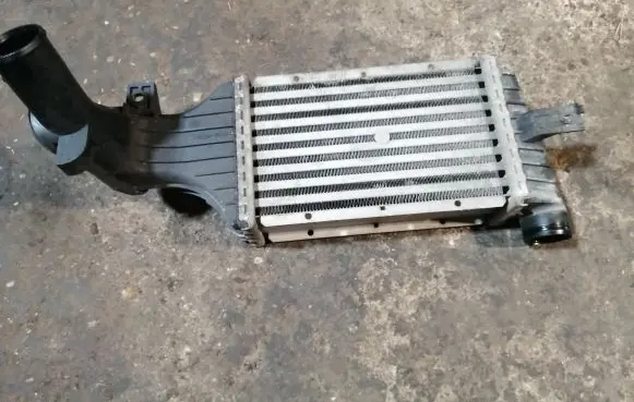 Opel Zafira A Intercooler radiator 24436438