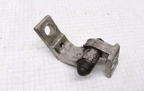 Volkswagen Bora Front door upper hinge