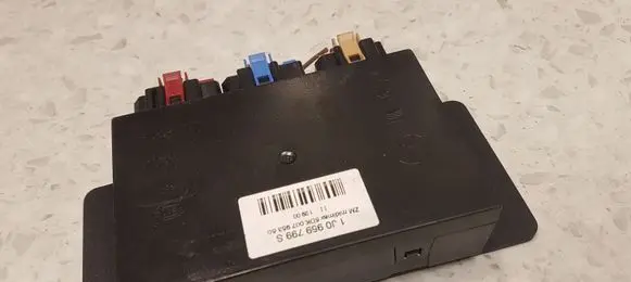Volkswagen PASSAT B5 Comfort/convenience module 1J0959799S
