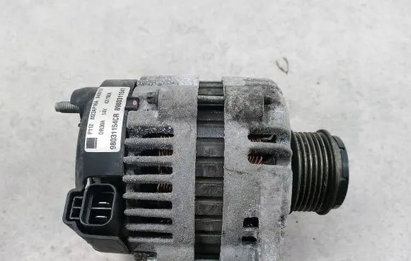 Opel Meriva B Generator/alternator 8980311541