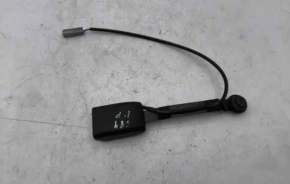 Mazda CX-5 Front seatbelt buckle 130107DB