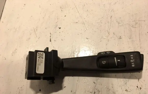 Volvo V70 Wiper control stalk 31275360