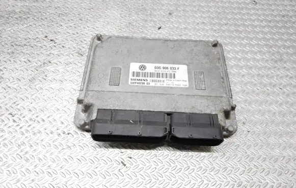 Volkswagen Polo IV 9N3 Engine control unit/module 03D906033F 5WP40298