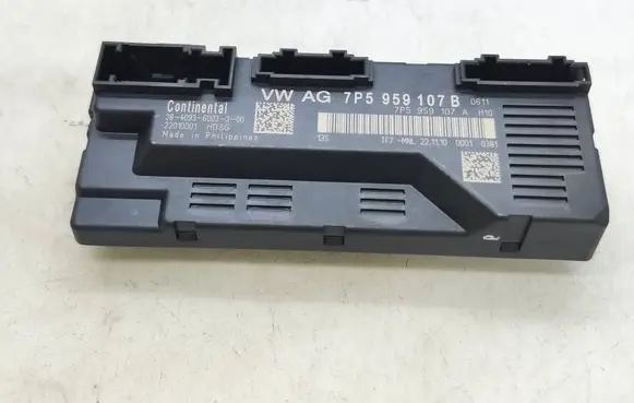 Porsche Cayenne (92A) Tailgate/trunk control unit/module 7P5959107B 7P5959107A 22010001