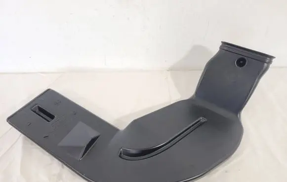Ford Focus Cabin air duct channel AM51R01906A