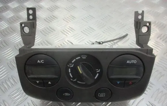 Nissan Primera Interior fan control switch 27510-9F500