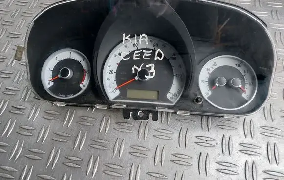 KIA Ceed Speedometer (instrument cluster) 940011H090