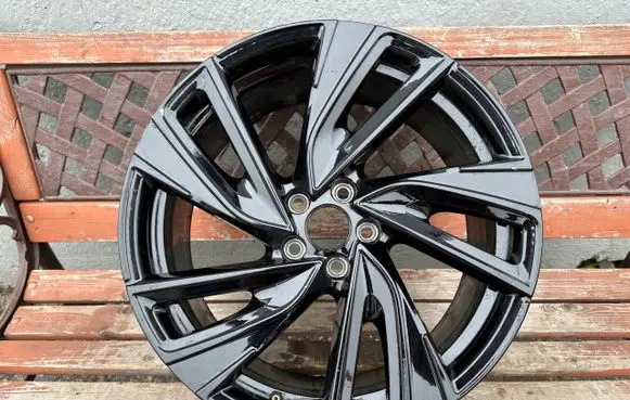 Volkswagen Polo VI R18 alloy rim 