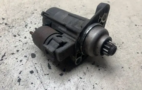 Volkswagen PASSAT B6 Starter motor 116686
