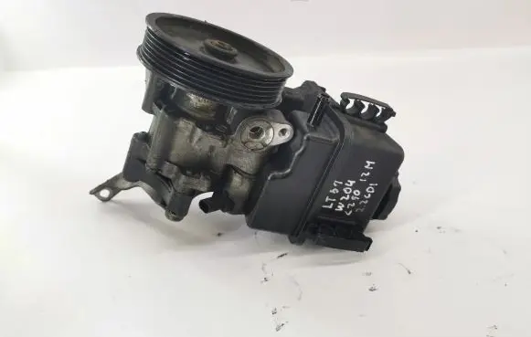 Mercedes-Benz C W204 Power steering pump A0064662601