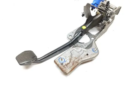 Ford Focus Brake pedal JX612D094AD 15996M02