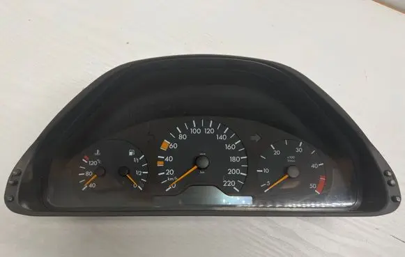 Mercedes-Benz E W210 Speedometer (instrument cluster) 2105401248