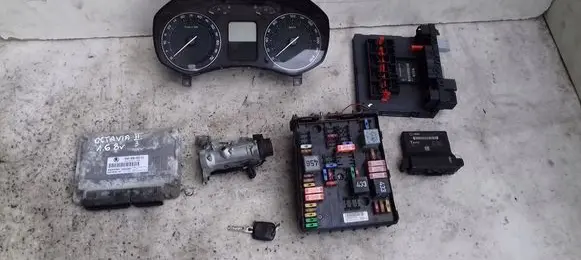Skoda Octavia Mk2 (1Z) Engine ECU kit and lock set 06A906033CL