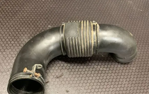 Hyundai Tucson JM Air intake hose/pipe 281392E250