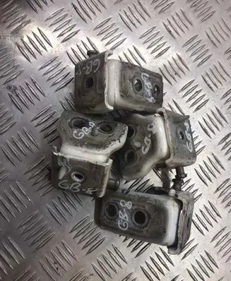 Rear door hinge set