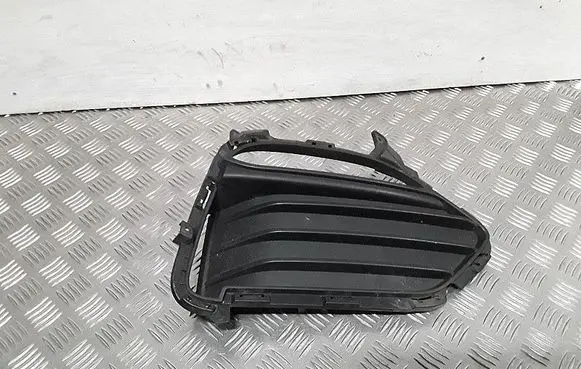 Hyundai i30 Front bumper lower grill 86564g4700