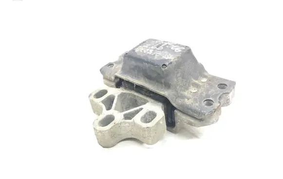 Volkswagen PASSAT B6 Engine mount bracket