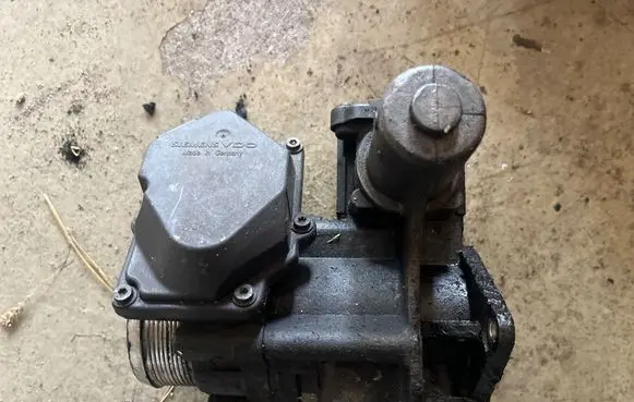 Volkswagen Multivan T5 Engine shut-off valve 