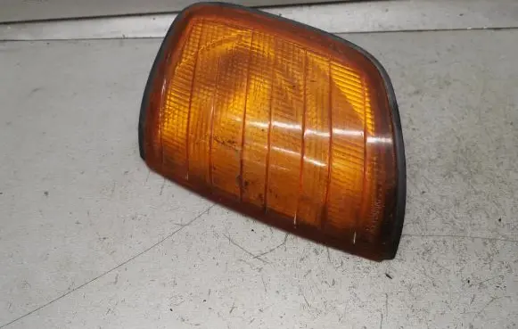 Mercedes-Benz E W124 Front indicator light