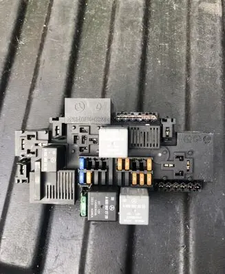 Mercedes-Benz GLC X253 C253 Fuse module A2229063805 50W212F00 A0009822723