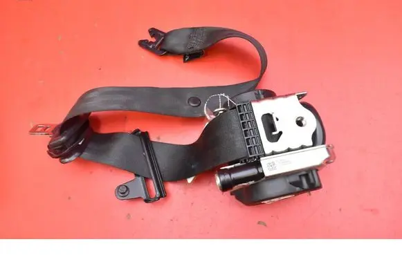Volvo V40 Front seatbelt P31390454