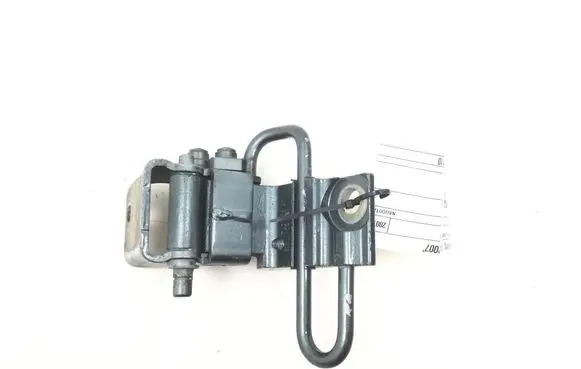 Volkswagen Touareg I Rear door lower hinge 7L0833411