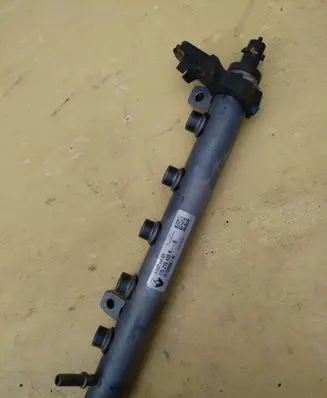 Nissan Qashqai Fuel pressure sensor 175216420R