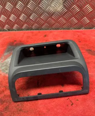Volkswagen Tiguan Climate control/heater control trim 5M0819422