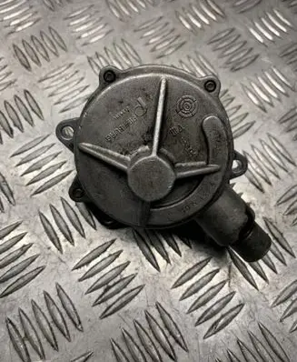 Audi A6 S6 C5 4B Vacuum pump 059145100B
