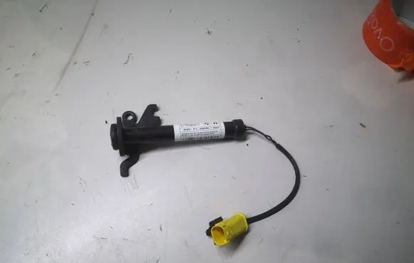 BMW 1 F40 Bonnet Pedestrian Airbag Actuator 000095
