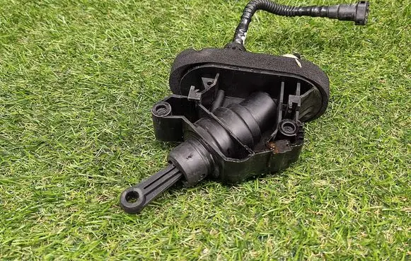 Ford Fusion Clutch master cylinder 2S617A543AE